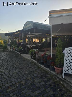 [P01] In fata restaurantului Cercul Gospodinelor » foto by silvia tudoran
 - 
<span class="allrVoted glyphicon glyphicon-heart hidden" id="av1543303"></span>
<a class="m-l-10 hidden" id="sv1543303" onclick="voting_Foto_DelVot(,1543303,5761)" role="button">șterge vot <span class="glyphicon glyphicon-remove"></span></a>
<a id="v91543303" class=" c-red"  onclick="voting_Foto_SetVot(1543303)" role="button"><span class="glyphicon glyphicon-heart-empty"></span> <b>LIKE</b> = Votează poza</a> <img class="hidden"  id="f1543303W9" src="/imagini/loader.gif" border="0" /><span class="AjErrMes hidden" id="e1543303ErM"></span>