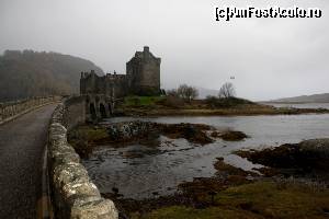 [P31] Eilean Donan Castle - vederea idilică de pe pod » foto by ariciu
 - 
<span class="allrVoted glyphicon glyphicon-heart hidden" id="av574236"></span>
<a class="m-l-10 hidden" id="sv574236" onclick="voting_Foto_DelVot(,574236,5887)" role="button">șterge vot <span class="glyphicon glyphicon-remove"></span></a>
<a id="v9574236" class=" c-red"  onclick="voting_Foto_SetVot(574236)" role="button"><span class="glyphicon glyphicon-heart-empty"></span> <b>LIKE</b> = Votează poza</a> <img class="hidden"  id="f574236W9" src="/imagini/loader.gif" border="0" /><span class="AjErrMes hidden" id="e574236ErM"></span>