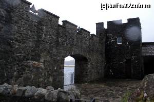 [P33] Eilean Donan Castle - în curtea interioară » foto by ariciu
 - 
<span class="allrVoted glyphicon glyphicon-heart hidden" id="av574238"></span>
<a class="m-l-10 hidden" id="sv574238" onclick="voting_Foto_DelVot(,574238,5887)" role="button">șterge vot <span class="glyphicon glyphicon-remove"></span></a>
<a id="v9574238" class=" c-red"  onclick="voting_Foto_SetVot(574238)" role="button"><span class="glyphicon glyphicon-heart-empty"></span> <b>LIKE</b> = Votează poza</a> <img class="hidden"  id="f574238W9" src="/imagini/loader.gif" border="0" /><span class="AjErrMes hidden" id="e574238ErM"></span>