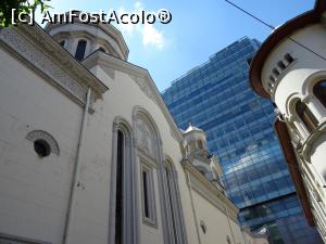 [P02] Biserica Armenească din București și colosul de oțel și sticlă construit în 2001.  » foto by tata123 🔱
 - 
<span class="allrVoted glyphicon glyphicon-heart hidden" id="av994695"></span>
<a class="m-l-10 hidden" id="sv994695" onclick="voting_Foto_DelVot(,994695,5895)" role="button">șterge vot <span class="glyphicon glyphicon-remove"></span></a>
<a id="v9994695" class=" c-red"  onclick="voting_Foto_SetVot(994695)" role="button"><span class="glyphicon glyphicon-heart-empty"></span> <b>LIKE</b> = Votează poza</a> <img class="hidden"  id="f994695W9" src="/imagini/loader.gif" border="0" /><span class="AjErrMes hidden" id="e994695ErM"></span>