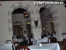 [P11] partea din interior a restaurantul;ui principal » foto by kywy
 - 
<span class="allrVoted glyphicon glyphicon-heart hidden" id="av87590"></span>
<a class="m-l-10 hidden" id="sv87590" onclick="voting_Foto_DelVot(,87590,5940)" role="button">șterge vot <span class="glyphicon glyphicon-remove"></span></a>
<a id="v987590" class=" c-red"  onclick="voting_Foto_SetVot(87590)" role="button"><span class="glyphicon glyphicon-heart-empty"></span> <b>LIKE</b> = Votează poza</a> <img class="hidden"  id="f87590W9" src="/imagini/loader.gif" border="0" /><span class="AjErrMes hidden" id="e87590ErM"></span>