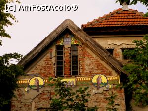 [P07] Casa cu mozaic auriu - sau mai bine zis ce-a mai ramas din ea » foto by cris71
 - 
<span class="allrVoted glyphicon glyphicon-heart hidden" id="av767002"></span>
<a class="m-l-10 hidden" id="sv767002" onclick="voting_Foto_DelVot(,767002,5949)" role="button">șterge vot <span class="glyphicon glyphicon-remove"></span></a>
<a id="v9767002" class=" c-red"  onclick="voting_Foto_SetVot(767002)" role="button"><span class="glyphicon glyphicon-heart-empty"></span> <b>LIKE</b> = Votează poza</a> <img class="hidden"  id="f767002W9" src="/imagini/loader.gif" border="0" /><span class="AjErrMes hidden" id="e767002ErM"></span>