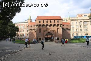 [P85] Kraków, Barbakan Krakowski - Bastion circular ce făcea parte din zidurile Fortăreței » foto by mprofeanu
 - 
<span class="allrVoted glyphicon glyphicon-heart hidden" id="av1337713"></span>
<a class="m-l-10 hidden" id="sv1337713" onclick="voting_Foto_DelVot(,1337713,5995)" role="button">șterge vot <span class="glyphicon glyphicon-remove"></span></a>
<a id="v91337713" class=" c-red"  onclick="voting_Foto_SetVot(1337713)" role="button"><span class="glyphicon glyphicon-heart-empty"></span> <b>LIKE</b> = Votează poza</a> <img class="hidden"  id="f1337713W9" src="/imagini/loader.gif" border="0" /><span class="AjErrMes hidden" id="e1337713ErM"></span>