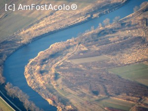 [P02] Dunărea albastră văzută din avion în apropierea Vienei. » foto by Michi
 - 
<span class="allrVoted glyphicon glyphicon-heart hidden" id="av705646"></span>
<a class="m-l-10 hidden" id="sv705646" onclick="voting_Foto_DelVot(,705646,5995)" role="button">șterge vot <span class="glyphicon glyphicon-remove"></span></a>
<a id="v9705646" class=" c-red"  onclick="voting_Foto_SetVot(705646)" role="button"><span class="glyphicon glyphicon-heart-empty"></span> <b>LIKE</b> = Votează poza</a> <img class="hidden"  id="f705646W9" src="/imagini/loader.gif" border="0" /><span class="AjErrMes hidden" id="e705646ErM"></span>