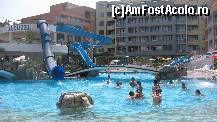 [P06] O alta parte a piscinei in care se vad podul si toboganele » foto by kikiritzi
 - 
<span class="allrVoted glyphicon glyphicon-heart hidden" id="av158236"></span>
<a class="m-l-10 hidden" id="sv158236" onclick="voting_Foto_DelVot(,158236,6009)" role="button">șterge vot <span class="glyphicon glyphicon-remove"></span></a>
<a id="v9158236" class=" c-red"  onclick="voting_Foto_SetVot(158236)" role="button"><span class="glyphicon glyphicon-heart-empty"></span> <b>LIKE</b> = Votează poza</a> <img class="hidden"  id="f158236W9" src="/imagini/loader.gif" border="0" /><span class="AjErrMes hidden" id="e158236ErM"></span>