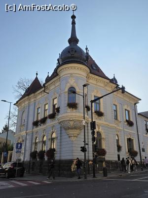 [P13] Cluj; cladirea mea preferată » foto by crismis
 - 
<span class="allrVoted glyphicon glyphicon-heart hidden" id="av1532326"></span>
<a class="m-l-10 hidden" id="sv1532326" onclick="voting_Foto_DelVot(,1532326,6063)" role="button">șterge vot <span class="glyphicon glyphicon-remove"></span></a>
<a id="v91532326" class=" c-red"  onclick="voting_Foto_SetVot(1532326)" role="button"><span class="glyphicon glyphicon-heart-empty"></span> <b>LIKE</b> = Votează poza</a> <img class="hidden"  id="f1532326W9" src="/imagini/loader.gif" border="0" /><span class="AjErrMes hidden" id="e1532326ErM"></span>