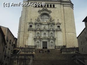 [P02] Fațada Girona Cathedral, văzută de undeva din josul scărilor » foto by diacrys*
 - 
<span class="allrVoted glyphicon glyphicon-heart hidden" id="av834900"></span>
<a class="m-l-10 hidden" id="sv834900" onclick="voting_Foto_DelVot(,834900,6115)" role="button">șterge vot <span class="glyphicon glyphicon-remove"></span></a>
<a id="v9834900" class=" c-red"  onclick="voting_Foto_SetVot(834900)" role="button"><span class="glyphicon glyphicon-heart-empty"></span> <b>LIKE</b> = Votează poza</a> <img class="hidden"  id="f834900W9" src="/imagini/loader.gif" border="0" /><span class="AjErrMes hidden" id="e834900ErM"></span>