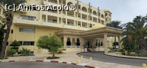 [P98] 98. Mi-a plăcut o comparație între imaginea intrării în hotel pe timp de zi, .... » foto by msnd
 - 
<span class="allrVoted glyphicon glyphicon-heart hidden" id="av1547073"></span>
<a class="m-l-10 hidden" id="sv1547073" onclick="voting_Foto_DelVot(,1547073,6202)" role="button">șterge vot <span class="glyphicon glyphicon-remove"></span></a>
<a id="v91547073" class=" c-red"  onclick="voting_Foto_SetVot(1547073)" role="button"><span class="glyphicon glyphicon-heart-empty"></span> <b>LIKE</b> = Votează poza</a> <img class="hidden"  id="f1547073W9" src="/imagini/loader.gif" border="0" /><span class="AjErrMes hidden" id="e1547073ErM"></span>
