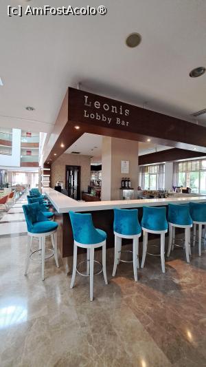 [P32] Leonis Bar, în rarele momente când nu era invadat de turiști » foto by laura mihaela
 - 
<span class="allrVoted glyphicon glyphicon-heart hidden" id="av1495081"></span>
<a class="m-l-10 hidden" id="sv1495081" onclick="voting_Foto_DelVot(,1495081,6213)" role="button">șterge vot <span class="glyphicon glyphicon-remove"></span></a>
<a id="v91495081" class=" c-red"  onclick="voting_Foto_SetVot(1495081)" role="button"><span class="glyphicon glyphicon-heart-empty"></span> <b>LIKE</b> = Votează poza</a> <img class="hidden"  id="f1495081W9" src="/imagini/loader.gif" border="0" /><span class="AjErrMes hidden" id="e1495081ErM"></span>