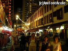 [P05] China Town,Singapore,un loc cu lume pestrita si marfa deasemenea.Dar plin de pitoresc si de aromele mancarurilor chinezesti,care te izbesc in nari la orice pas. » foto by G.Lisman
 - 
<span class="allrVoted glyphicon glyphicon-heart hidden" id="av175603"></span>
<a class="m-l-10 hidden" id="sv175603" onclick="voting_Foto_DelVot(,175603,6314)" role="button">șterge vot <span class="glyphicon glyphicon-remove"></span></a>
<a id="v9175603" class=" c-red"  onclick="voting_Foto_SetVot(175603)" role="button"><span class="glyphicon glyphicon-heart-empty"></span> <b>LIKE</b> = Votează poza</a> <img class="hidden"  id="f175603W9" src="/imagini/loader.gif" border="0" /><span class="AjErrMes hidden" id="e175603ErM"></span>
