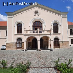 [P02] Bahnea, jud. Mureș, Castelul Bethlen, Fațada cu Balconul și Stema heraldică a familiei Bethlen » foto by mprofeanu
 - 
<span class="allrVoted glyphicon glyphicon-heart hidden" id="av1452201"></span>
<a class="m-l-10 hidden" id="sv1452201" onclick="voting_Foto_DelVot(,1452201,6324)" role="button">șterge vot <span class="glyphicon glyphicon-remove"></span></a>
<a id="v91452201" class=" c-red"  onclick="voting_Foto_SetVot(1452201)" role="button"><span class="glyphicon glyphicon-heart-empty"></span> <b>LIKE</b> = Votează poza</a> <img class="hidden"  id="f1452201W9" src="/imagini/loader.gif" border="0" /><span class="AjErrMes hidden" id="e1452201ErM"></span>