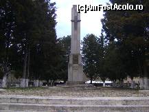 [P10] Monumentul de la Oarba de Mures - mausoleul, inalt de 10 metri, flancat de crucile celor cazuti » foto by biancuta
 - 
<span class="allrVoted glyphicon glyphicon-heart hidden" id="av63439"></span>
<a class="m-l-10 hidden" id="sv63439" onclick="voting_Foto_DelVot(,63439,6324)" role="button">șterge vot <span class="glyphicon glyphicon-remove"></span></a>
<a id="v963439" class=" c-red"  onclick="voting_Foto_SetVot(63439)" role="button"><span class="glyphicon glyphicon-heart-empty"></span> <b>LIKE</b> = Votează poza</a> <img class="hidden"  id="f63439W9" src="/imagini/loader.gif" border="0" /><span class="AjErrMes hidden" id="e63439ErM"></span>