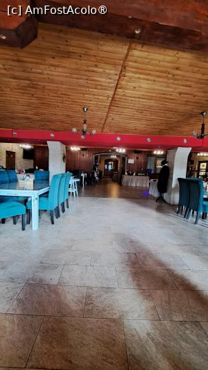 [P04] O parte din restaurant » foto by laura mihaela
 - 
<span class="allrVoted glyphicon glyphicon-heart hidden" id="av1523719"></span>
<a class="m-l-10 hidden" id="sv1523719" onclick="voting_Foto_DelVot(,1523719,6329)" role="button">șterge vot <span class="glyphicon glyphicon-remove"></span></a>
<a id="v91523719" class=" c-red"  onclick="voting_Foto_SetVot(1523719)" role="button"><span class="glyphicon glyphicon-heart-empty"></span> <b>LIKE</b> = Votează poza</a> <img class="hidden"  id="f1523719W9" src="/imagini/loader.gif" border="0" /><span class="AjErrMes hidden" id="e1523719ErM"></span>