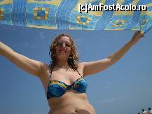 P06 [JAN-2010] Ce frumos e la plajă în PESCARA când are cine să-ţi ţină umbră !!!