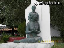 P15 [AUG-2010] Statuia din zona falezei staţiunii NEA MOUDANIA!