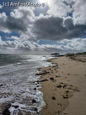 [P01] O treime din fiecare pe plaja Locmariaquer: cer, ocean, pământ » foto by BristenaBrad
 - 
<span class="allrVoted glyphicon glyphicon-heart hidden" id="av1482019"></span>
<a class="m-l-10 hidden" id="sv1482019" onclick="voting_Foto_DelVot(,1482019,6625)" role="button">șterge vot <span class="glyphicon glyphicon-remove"></span></a>
<a id="v91482019" class=" c-red"  onclick="voting_Foto_SetVot(1482019)" role="button"><span class="glyphicon glyphicon-heart-empty"></span> <b>LIKE</b> = Votează poza</a> <img class="hidden"  id="f1482019W9" src="/imagini/loader.gif" border="0" /><span class="AjErrMes hidden" id="e1482019ErM"></span>