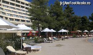 [P11] Sithonia Hotel [Porto Carras Resort] - hotelul văzut din zona piscinelor.  » foto by bogumil
 - 
<span class="allrVoted glyphicon glyphicon-heart hidden" id="av615706"></span>
<a class="m-l-10 hidden" id="sv615706" onclick="voting_Foto_DelVot(,615706,6659)" role="button">șterge vot <span class="glyphicon glyphicon-remove"></span></a>
<a id="v9615706" class=" c-red"  onclick="voting_Foto_SetVot(615706)" role="button"><span class="glyphicon glyphicon-heart-empty"></span> <b>LIKE</b> = Votează poza</a> <img class="hidden"  id="f615706W9" src="/imagini/loader.gif" border="0" /><span class="AjErrMes hidden" id="e615706ErM"></span>