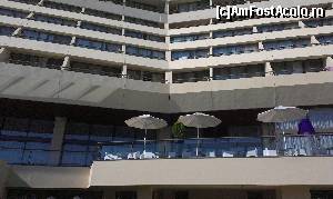 [P09] Sithonia Hotel [Porto Carras Resort] - hotelul văzut din zona piscinelor.  » foto by bogumil
 - 
<span class="allrVoted glyphicon glyphicon-heart hidden" id="av615704"></span>
<a class="m-l-10 hidden" id="sv615704" onclick="voting_Foto_DelVot(,615704,6659)" role="button">șterge vot <span class="glyphicon glyphicon-remove"></span></a>
<a id="v9615704" class=" c-red"  onclick="voting_Foto_SetVot(615704)" role="button"><span class="glyphicon glyphicon-heart-empty"></span> <b>LIKE</b> = Votează poza</a> <img class="hidden"  id="f615704W9" src="/imagini/loader.gif" border="0" /><span class="AjErrMes hidden" id="e615704ErM"></span>
