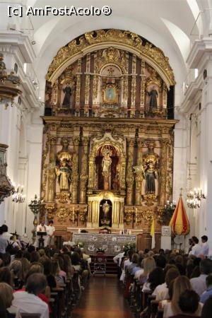 [P26] Buenos Aires, Basílica Nuestra Señora del Pilar, Altarul Peruan, înalt, cu ornamentație bogată peruană, lucrat în argint și oamenii ce erau la o înmormântare.... » foto by mprofeanu
 - 
<span class="allrVoted glyphicon glyphicon-heart hidden" id="av1160705"></span>
<a class="m-l-10 hidden" id="sv1160705" onclick="voting_Foto_DelVot(,1160705,6764)" role="button">șterge vot <span class="glyphicon glyphicon-remove"></span></a>
<a id="v91160705" class=" c-red"  onclick="voting_Foto_SetVot(1160705)" role="button"><span class="glyphicon glyphicon-heart-empty"></span> <b>LIKE</b> = Votează poza</a> <img class="hidden"  id="f1160705W9" src="/imagini/loader.gif" border="0" /><span class="AjErrMes hidden" id="e1160705ErM"></span>