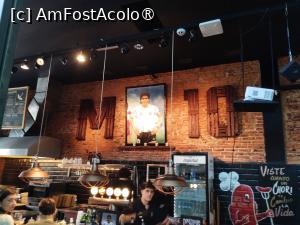 [P10] Maradona supraveghează servirea clienţilor într-un bar » foto by Marius 72
 - 
<span class="allrVoted glyphicon glyphicon-heart hidden" id="av1530758"></span>
<a class="m-l-10 hidden" id="sv1530758" onclick="voting_Foto_DelVot(,1530758,6764)" role="button">șterge vot <span class="glyphicon glyphicon-remove"></span></a>
<a id="v91530758" class=" c-red"  onclick="voting_Foto_SetVot(1530758)" role="button"><span class="glyphicon glyphicon-heart-empty"></span> <b>LIKE</b> = Votează poza</a> <img class="hidden"  id="f1530758W9" src="/imagini/loader.gif" border="0" /><span class="AjErrMes hidden" id="e1530758ErM"></span>