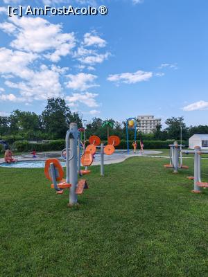 [P06] O piscină mică pentru copii, plus aparatele cu jocuri de apă » foto by cris1982
 - 
<span class="allrVoted glyphicon glyphicon-heart hidden" id="av1538600"></span>
<a class="m-l-10 hidden" id="sv1538600" onclick="voting_Foto_DelVot(,1538600,6872)" role="button">șterge vot <span class="glyphicon glyphicon-remove"></span></a>
<a id="v91538600" class=" c-red"  onclick="voting_Foto_SetVot(1538600)" role="button"><span class="glyphicon glyphicon-heart-empty"></span> <b>LIKE</b> = Votează poza</a> <img class="hidden"  id="f1538600W9" src="/imagini/loader.gif" border="0" /><span class="AjErrMes hidden" id="e1538600ErM"></span>