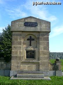 [P15] Terezin – orasul ghetou sau Marea Fortareata, monument in cimitir » foto by magdalena
 - 
<span class="allrVoted glyphicon glyphicon-heart hidden" id="av119860"></span>
<a class="m-l-10 hidden" id="sv119860" onclick="voting_Foto_DelVot(,119860,6883)" role="button">șterge vot <span class="glyphicon glyphicon-remove"></span></a>
<a id="v9119860" class=" c-red"  onclick="voting_Foto_SetVot(119860)" role="button"><span class="glyphicon glyphicon-heart-empty"></span> <b>LIKE</b> = Votează poza</a> <img class="hidden"  id="f119860W9" src="/imagini/loader.gif" border="0" /><span class="AjErrMes hidden" id="e119860ErM"></span>