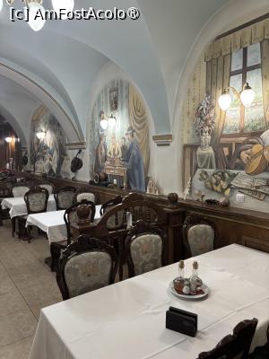 [P31] Interior restaurant Casa Frieda » foto by AZE
 - 
<span class="allrVoted glyphicon glyphicon-heart hidden" id="av1512771"></span>
<a class="m-l-10 hidden" id="sv1512771" onclick="voting_Foto_DelVot(,1512771,6927)" role="button">șterge vot <span class="glyphicon glyphicon-remove"></span></a>
<a id="v91512771" class=" c-red"  onclick="voting_Foto_SetVot(1512771)" role="button"><span class="glyphicon glyphicon-heart-empty"></span> <b>LIKE</b> = Votează poza</a> <img class="hidden"  id="f1512771W9" src="/imagini/loader.gif" border="0" /><span class="AjErrMes hidden" id="e1512771ErM"></span>