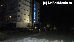 [P14] intrarea in hotel » foto by manuta_1969
 - 
<span class="allrVoted glyphicon glyphicon-heart hidden" id="av399502"></span>
<a class="m-l-10 hidden" id="sv399502" onclick="voting_Foto_DelVot(,399502,6960)" role="button">șterge vot <span class="glyphicon glyphicon-remove"></span></a>
<a id="v9399502" class=" c-red"  onclick="voting_Foto_SetVot(399502)" role="button"><span class="glyphicon glyphicon-heart-empty"></span> <b>LIKE</b> = Votează poza</a> <img class="hidden"  id="f399502W9" src="/imagini/loader.gif" border="0" /><span class="AjErrMes hidden" id="e399502ErM"></span>