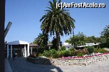 [P14] intrare hotel » foto by smenica
 - 
<span class="allrVoted glyphicon glyphicon-heart hidden" id="av437537"></span>
<a class="m-l-10 hidden" id="sv437537" onclick="voting_Foto_DelVot(,437537,6960)" role="button">șterge vot <span class="glyphicon glyphicon-remove"></span></a>
<a id="v9437537" class=" c-red"  onclick="voting_Foto_SetVot(437537)" role="button"><span class="glyphicon glyphicon-heart-empty"></span> <b>LIKE</b> = Votează poza</a> <img class="hidden"  id="f437537W9" src="/imagini/loader.gif" border="0" /><span class="AjErrMes hidden" id="e437537ErM"></span>