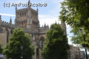 P12 [JUN-2017] Catedrala din oraşul Bristol, Anglia văzută de lângă hotelul Marriot. 