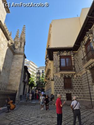 [P15] Granada - în piațeta Catedralei- aici se văd instrumentele lăutarilor noștrii » foto by ANILU
 - 
<span class="allrVoted glyphicon glyphicon-heart hidden" id="av1488845"></span>
<a class="m-l-10 hidden" id="sv1488845" onclick="voting_Foto_DelVot(,1488845,7020)" role="button">șterge vot <span class="glyphicon glyphicon-remove"></span></a>
<a id="v91488845" class=" c-red"  onclick="voting_Foto_SetVot(1488845)" role="button"><span class="glyphicon glyphicon-heart-empty"></span> <b>LIKE</b> = Votează poza</a> <img class="hidden"  id="f1488845W9" src="/imagini/loader.gif" border="0" /><span class="AjErrMes hidden" id="e1488845ErM"></span>