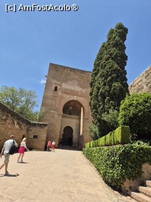 [P24] Alhambra - intrăm spre fortăreața militară » foto by ANILU
 - 
<span class="allrVoted glyphicon glyphicon-heart hidden" id="av1488854"></span>
<a class="m-l-10 hidden" id="sv1488854" onclick="voting_Foto_DelVot(,1488854,7020)" role="button">șterge vot <span class="glyphicon glyphicon-remove"></span></a>
<a id="v91488854" class=" c-red"  onclick="voting_Foto_SetVot(1488854)" role="button"><span class="glyphicon glyphicon-heart-empty"></span> <b>LIKE</b> = Votează poza</a> <img class="hidden"  id="f1488854W9" src="/imagini/loader.gif" border="0" /><span class="AjErrMes hidden" id="e1488854ErM"></span>
