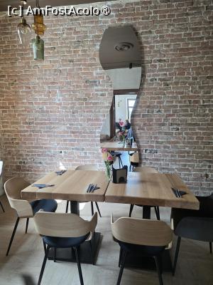 [P26] Restaurant Zarif » foto by crismis
 - 
<span class="allrVoted glyphicon glyphicon-heart hidden" id="av1527069"></span>
<a class="m-l-10 hidden" id="sv1527069" onclick="voting_Foto_DelVot(,1527069,7051)" role="button">șterge vot <span class="glyphicon glyphicon-remove"></span></a>
<a id="v91527069" class=" c-red"  onclick="voting_Foto_SetVot(1527069)" role="button"><span class="glyphicon glyphicon-heart-empty"></span> <b>LIKE</b> = Votează poza</a> <img class="hidden"  id="f1527069W9" src="/imagini/loader.gif" border="0" /><span class="AjErrMes hidden" id="e1527069ErM"></span>
