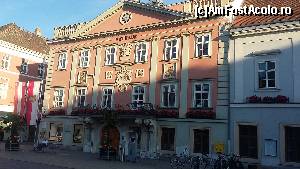 [P05] Primăria (Rathaus) orașului Wiener Neustadt, Austria.  » foto by traian.leuca †
 - 
<span class="allrVoted glyphicon glyphicon-heart hidden" id="av657308"></span>
<a class="m-l-10 hidden" id="sv657308" onclick="voting_Foto_DelVot(,657308,7068)" role="button">șterge vot <span class="glyphicon glyphicon-remove"></span></a>
<a id="v9657308" class=" c-red"  onclick="voting_Foto_SetVot(657308)" role="button"><span class="glyphicon glyphicon-heart-empty"></span> <b>LIKE</b> = Votează poza</a> <img class="hidden"  id="f657308W9" src="/imagini/loader.gif" border="0" /><span class="AjErrMes hidden" id="e657308ErM"></span>