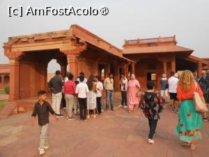 [P15] Fatehpur Sikri - Vizitatori. » foto by iulianic
 - 
<span class="allrVoted glyphicon glyphicon-heart hidden" id="av1466426"></span>
<a class="m-l-10 hidden" id="sv1466426" onclick="voting_Foto_DelVot(,1466426,7081)" role="button">șterge vot <span class="glyphicon glyphicon-remove"></span></a>
<a id="v91466426" class=" c-red"  onclick="voting_Foto_SetVot(1466426)" role="button"><span class="glyphicon glyphicon-heart-empty"></span> <b>LIKE</b> = Votează poza</a> <img class="hidden"  id="f1466426W9" src="/imagini/loader.gif" border="0" /><span class="AjErrMes hidden" id="e1466426ErM"></span>