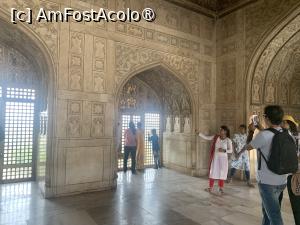 [P34] Agra Fort,India,interioare » foto by AZE
 - 
<span class="allrVoted glyphicon glyphicon-heart hidden" id="av1435998"></span>
<a class="m-l-10 hidden" id="sv1435998" onclick="voting_Foto_DelVot(,1435998,7081)" role="button">șterge vot <span class="glyphicon glyphicon-remove"></span></a>
<a id="v91435998" class=" c-red"  onclick="voting_Foto_SetVot(1435998)" role="button"><span class="glyphicon glyphicon-heart-empty"></span> <b>LIKE</b> = Votează poza</a> <img class="hidden"  id="f1435998W9" src="/imagini/loader.gif" border="0" /><span class="AjErrMes hidden" id="e1435998ErM"></span>