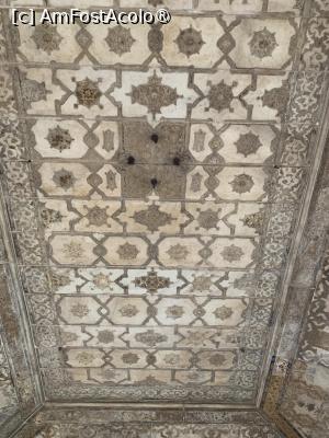 [P35] Agra Fort,India,interioare » foto by AZE
 - 
<span class="allrVoted glyphicon glyphicon-heart hidden" id="av1435999"></span>
<a class="m-l-10 hidden" id="sv1435999" onclick="voting_Foto_DelVot(,1435999,7081)" role="button">șterge vot <span class="glyphicon glyphicon-remove"></span></a>
<a id="v91435999" class=" c-red"  onclick="voting_Foto_SetVot(1435999)" role="button"><span class="glyphicon glyphicon-heart-empty"></span> <b>LIKE</b> = Votează poza</a> <img class="hidden"  id="f1435999W9" src="/imagini/loader.gif" border="0" /><span class="AjErrMes hidden" id="e1435999ErM"></span>