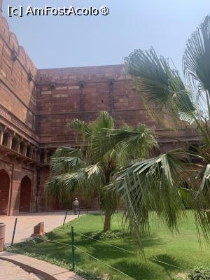 [P09] Agra Fort,India,zonă verde în fort » foto by AZE
 - 
<span class="allrVoted glyphicon glyphicon-heart hidden" id="av1435973"></span>
<a class="m-l-10 hidden" id="sv1435973" onclick="voting_Foto_DelVot(,1435973,7081)" role="button">șterge vot <span class="glyphicon glyphicon-remove"></span></a>
<a id="v91435973" class=" c-red"  onclick="voting_Foto_SetVot(1435973)" role="button"><span class="glyphicon glyphicon-heart-empty"></span> <b>LIKE</b> = Votează poza</a> <img class="hidden"  id="f1435973W9" src="/imagini/loader.gif" border="0" /><span class="AjErrMes hidden" id="e1435973ErM"></span>