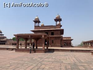 [P07] Fahtepur Sikri » foto by AZE
 - 
<span class="allrVoted glyphicon glyphicon-heart hidden" id="av1436640"></span>
<a class="m-l-10 hidden" id="sv1436640" onclick="voting_Foto_DelVot(,1436640,7081)" role="button">șterge vot <span class="glyphicon glyphicon-remove"></span></a>
<a id="v91436640" class=" c-red"  onclick="voting_Foto_SetVot(1436640)" role="button"><span class="glyphicon glyphicon-heart-empty"></span> <b>LIKE</b> = Votează poza</a> <img class="hidden"  id="f1436640W9" src="/imagini/loader.gif" border="0" /><span class="AjErrMes hidden" id="e1436640ErM"></span>