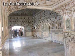 [P31] Jaipur - Amber Fort. Palatul oglinzilor. » foto by iulianic
 - 
<span class="allrVoted glyphicon glyphicon-heart hidden" id="av1465759"></span>
<a class="m-l-10 hidden" id="sv1465759" onclick="voting_Foto_DelVot(,1465759,7099)" role="button">șterge vot <span class="glyphicon glyphicon-remove"></span></a>
<a id="v91465759" class=" c-red"  onclick="voting_Foto_SetVot(1465759)" role="button"><span class="glyphicon glyphicon-heart-empty"></span> <b>LIKE</b> = Votează poza</a> <img class="hidden"  id="f1465759W9" src="/imagini/loader.gif" border="0" /><span class="AjErrMes hidden" id="e1465759ErM"></span>