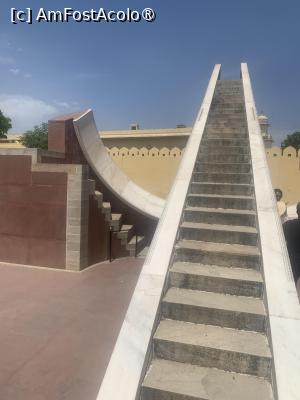 [P16] Jaipur,Jantar Mantar » foto by AZE
 - 
<span class="allrVoted glyphicon glyphicon-heart hidden" id="av1443337"></span>
<a class="m-l-10 hidden" id="sv1443337" onclick="voting_Foto_DelVot(,1443337,7099)" role="button">șterge vot <span class="glyphicon glyphicon-remove"></span></a>
<a id="v91443337" class=" c-red"  onclick="voting_Foto_SetVot(1443337)" role="button"><span class="glyphicon glyphicon-heart-empty"></span> <b>LIKE</b> = Votează poza</a> <img class="hidden"  id="f1443337W9" src="/imagini/loader.gif" border="0" /><span class="AjErrMes hidden" id="e1443337ErM"></span>