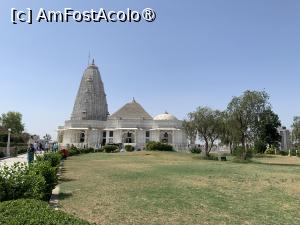 [P32] Jaipur,templul Birla Mandir » foto by AZE
 - 
<span class="allrVoted glyphicon glyphicon-heart hidden" id="av1443353"></span>
<a class="m-l-10 hidden" id="sv1443353" onclick="voting_Foto_DelVot(,1443353,7099)" role="button">șterge vot <span class="glyphicon glyphicon-remove"></span></a>
<a id="v91443353" class=" c-red"  onclick="voting_Foto_SetVot(1443353)" role="button"><span class="glyphicon glyphicon-heart-empty"></span> <b>LIKE</b> = Votează poza</a> <img class="hidden"  id="f1443353W9" src="/imagini/loader.gif" border="0" /><span class="AjErrMes hidden" id="e1443353ErM"></span>