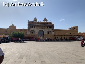 [P16] Amber Fort,Jaleb Chowk » foto by AZE
 - 
<span class="allrVoted glyphicon glyphicon-heart hidden" id="av1444364"></span>
<a class="m-l-10 hidden" id="sv1444364" onclick="voting_Foto_DelVot(,1444364,7099)" role="button">șterge vot <span class="glyphicon glyphicon-remove"></span></a>
<a id="v91444364" class=" c-red"  onclick="voting_Foto_SetVot(1444364)" role="button"><span class="glyphicon glyphicon-heart-empty"></span> <b>LIKE</b> = Votează poza</a> <img class="hidden"  id="f1444364W9" src="/imagini/loader.gif" border="0" /><span class="AjErrMes hidden" id="e1444364ErM"></span>