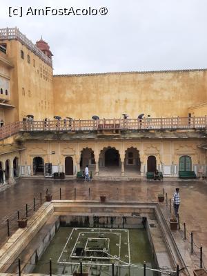 [P20] Hawa Mahal » foto by adso
 - 
<span class="allrVoted glyphicon glyphicon-heart hidden" id="av1448287"></span>
<a class="m-l-10 hidden" id="sv1448287" onclick="voting_Foto_DelVot(,1448287,7099)" role="button">șterge vot <span class="glyphicon glyphicon-remove"></span></a>
<a id="v91448287" class=" c-red"  onclick="voting_Foto_SetVot(1448287)" role="button"><span class="glyphicon glyphicon-heart-empty"></span> <b>LIKE</b> = Votează poza</a> <img class="hidden"  id="f1448287W9" src="/imagini/loader.gif" border="0" /><span class="AjErrMes hidden" id="e1448287ErM"></span>