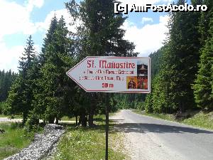 [P120] Transalpina acum, în multe imagini și puține cuvinte - Mânăstirea cu mega-cruce e semnalizată din ambele sensuri de mers. Abia acum remarc că... au dispărut marcajele de pe șosea...  » foto by Lyssys
 - 
<span class="allrVoted glyphicon glyphicon-heart hidden" id="av636613"></span>
<a class="m-l-10 hidden" id="sv636613" onclick="voting_Foto_DelVot(,636613,7149)" role="button">șterge vot <span class="glyphicon glyphicon-remove"></span></a>
<a id="v9636613" class=" c-red"  onclick="voting_Foto_SetVot(636613)" role="button"><span class="glyphicon glyphicon-heart-empty"></span> <b>LIKE</b> = Votează poza</a> <img class="hidden"  id="f636613W9" src="/imagini/loader.gif" border="0" /><span class="AjErrMes hidden" id="e636613ErM"></span>