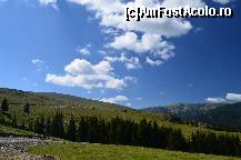 [P15] Transalpina, atenței la drum dar și la peisaj » foto by unq
 - 
<span class="allrVoted glyphicon glyphicon-heart hidden" id="av447846"></span>
<a class="m-l-10 hidden" id="sv447846" onclick="voting_Foto_DelVot(,447846,7149)" role="button">șterge vot <span class="glyphicon glyphicon-remove"></span></a>
<a id="v9447846" class=" c-red"  onclick="voting_Foto_SetVot(447846)" role="button"><span class="glyphicon glyphicon-heart-empty"></span> <b>LIKE</b> = Votează poza</a> <img class="hidden"  id="f447846W9" src="/imagini/loader.gif" border="0" /><span class="AjErrMes hidden" id="e447846ErM"></span>