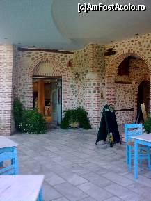 [P130] Ieşirea de la recepţie care dă în taverna... » foto by Aeerdna*
 - 
<span class="allrVoted glyphicon glyphicon-heart hidden" id="av217260"></span>
<a class="m-l-10 hidden" id="sv217260" onclick="voting_Foto_DelVot(,217260,7150)" role="button">șterge vot <span class="glyphicon glyphicon-remove"></span></a>
<a id="v9217260" class=" c-red"  onclick="voting_Foto_SetVot(217260)" role="button"><span class="glyphicon glyphicon-heart-empty"></span> <b>LIKE</b> = Votează poza</a> <img class="hidden"  id="f217260W9" src="/imagini/loader.gif" border="0" /><span class="AjErrMes hidden" id="e217260ErM"></span>