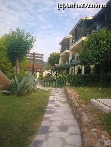 [P167] Aleeacare duce spre camerele cu nr... 200... Ea vine de la restaurantul 'Doxato', se urcă o scară şi se ajunge în acest loc » foto by Aeerdna*
 - 
<span class="allrVoted glyphicon glyphicon-heart hidden" id="av217353"></span>
<a class="m-l-10 hidden" id="sv217353" onclick="voting_Foto_DelVot(,217353,7150)" role="button">șterge vot <span class="glyphicon glyphicon-remove"></span></a>
<a id="v9217353" class=" c-red"  onclick="voting_Foto_SetVot(217353)" role="button"><span class="glyphicon glyphicon-heart-empty"></span> <b>LIKE</b> = Votează poza</a> <img class="hidden"  id="f217353W9" src="/imagini/loader.gif" border="0" /><span class="AjErrMes hidden" id="e217353ErM"></span>