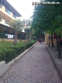 [P171] O mămică cu două prinţese se îndreaptă spre camerele cu 200... » foto by Aeerdna*
 - 
<span class="allrVoted glyphicon glyphicon-heart hidden" id="av217357"></span>
<a class="m-l-10 hidden" id="sv217357" onclick="voting_Foto_DelVot(,217357,7150)" role="button">șterge vot <span class="glyphicon glyphicon-remove"></span></a>
<a id="v9217357" class=" c-red"  onclick="voting_Foto_SetVot(217357)" role="button"><span class="glyphicon glyphicon-heart-empty"></span> <b>LIKE</b> = Votează poza</a> <img class="hidden"  id="f217357W9" src="/imagini/loader.gif" border="0" /><span class="AjErrMes hidden" id="e217357ErM"></span>