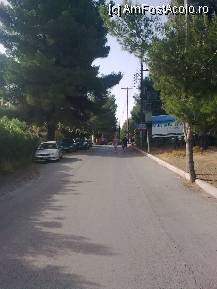 [P03] Aleea asfaltată din faţa hotelului... De fapt, această alee merge până la plaja Lagomandra... » foto by Aeerdna*
 - 
<span class="allrVoted glyphicon glyphicon-heart hidden" id="av216908"></span>
<a class="m-l-10 hidden" id="sv216908" onclick="voting_Foto_DelVot(,216908,7150)" role="button">șterge vot <span class="glyphicon glyphicon-remove"></span></a>
<a id="v9216908" class=" c-red"  onclick="voting_Foto_SetVot(216908)" role="button"><span class="glyphicon glyphicon-heart-empty"></span> <b>LIKE</b> = Votează poza</a> <img class="hidden"  id="f216908W9" src="/imagini/loader.gif" border="0" /><span class="AjErrMes hidden" id="e216908ErM"></span>